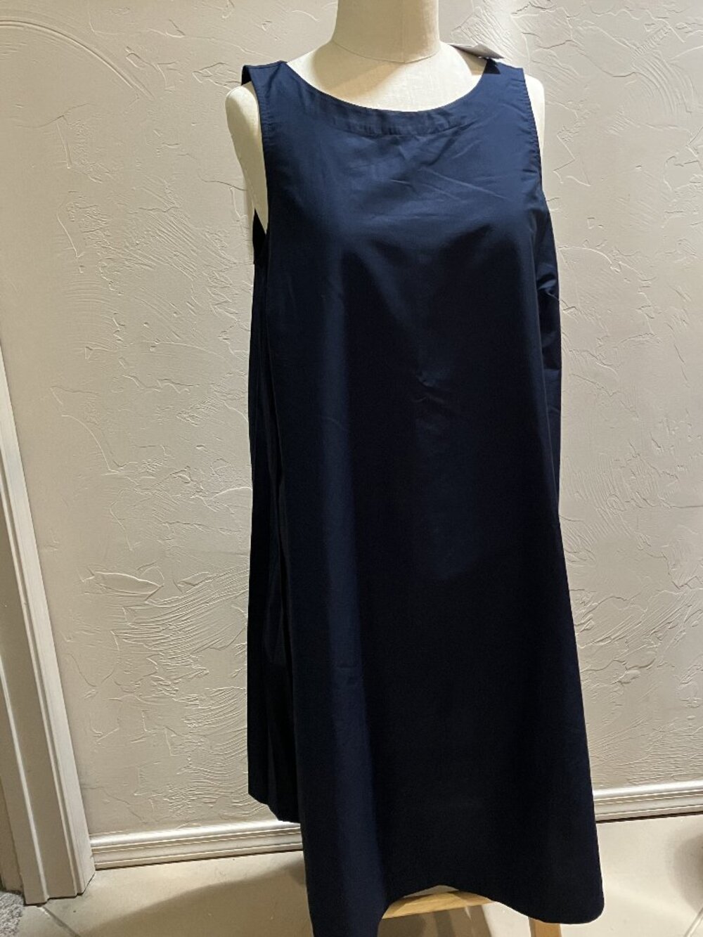 NWT! Elegant & Dramatic J Jill Navy Blue Dress - Back Pleats - Beautiful!